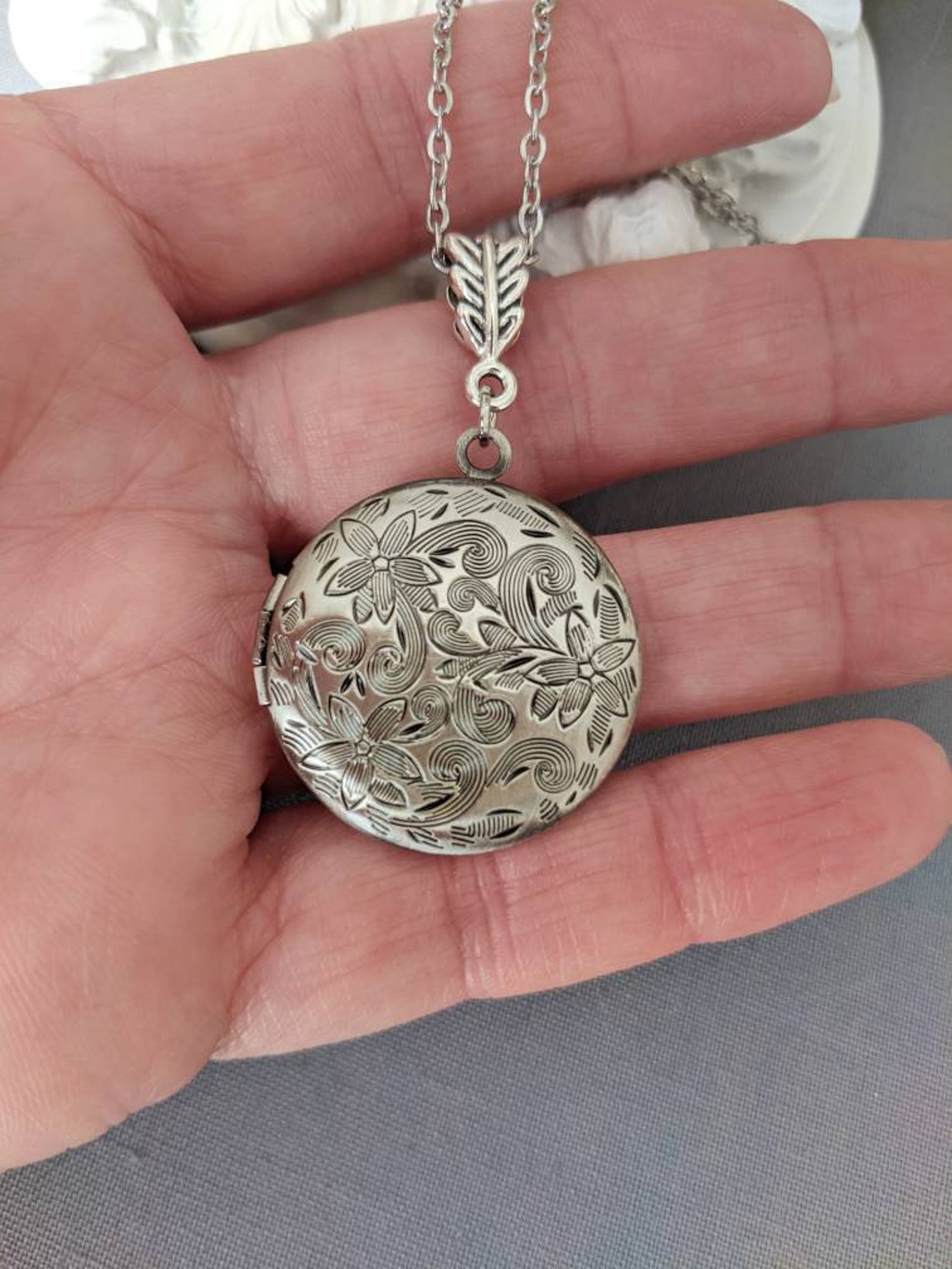 Silver Locket for Women Round Locket Necklace Floral Locket Etsy Canada