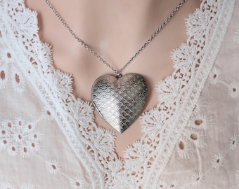 Valentine's Day Gift, Silver Plated Heart Locket Necklace, Romantic Keepsake Gift for Girlfriend