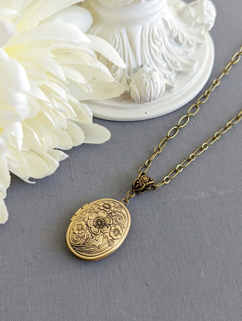 Silver Locket, Embossed Floral Locket, Long Chain Necklace, Vintage Style, Designer Locket, Wife Anniversary Gift, Mothers Day Gift Bronze