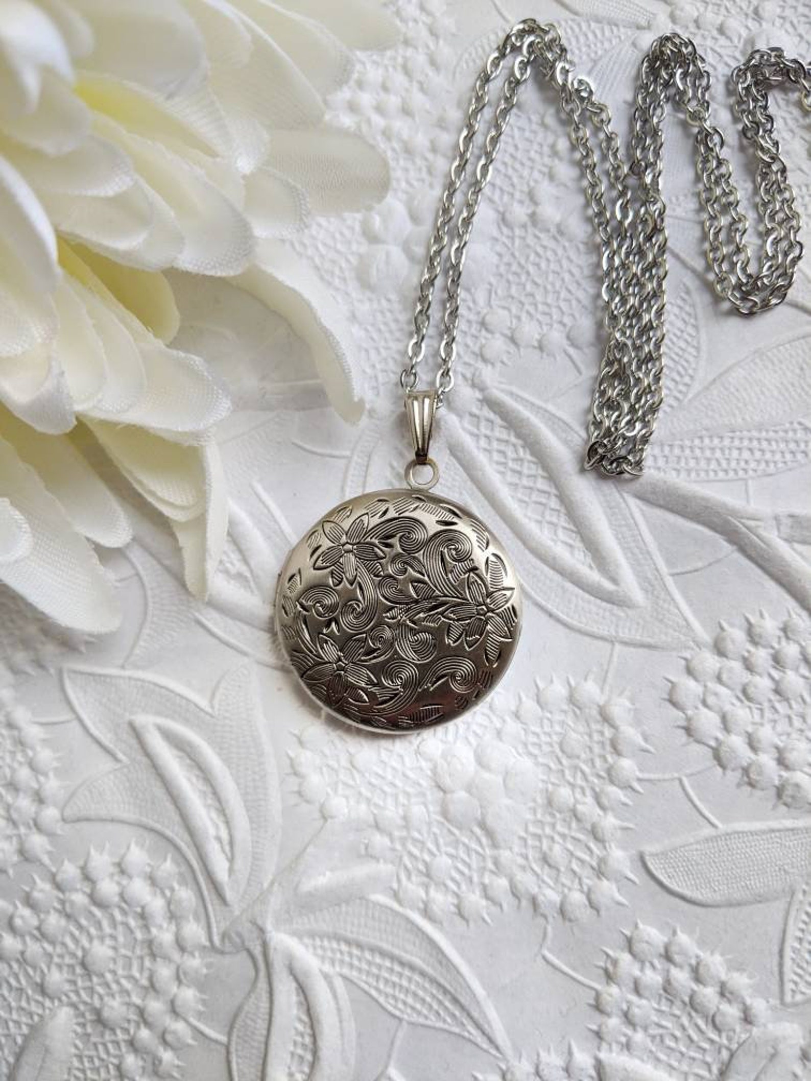 Médaillon en argent pour femmes collier de médaillon rond Etsy