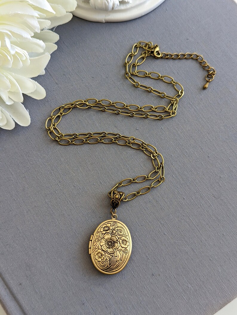 Oval Locket Necklace Vintage Style Floral Embossed Locket Etsy Canada