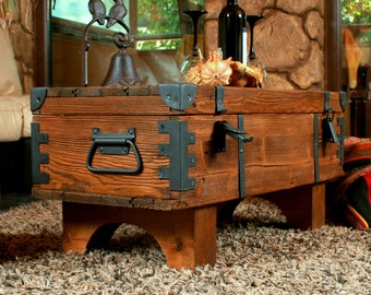 Table basse commode • Tronc en bois • Table de bout rustique avec rangement • Meubles en bois massif pour la maison et le jardin