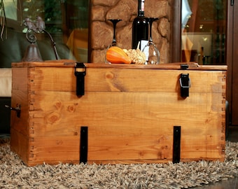 Wooden Rustic Coffe Table Chest • Unique Old Storage Chest End Table • Farmhouse Furniture