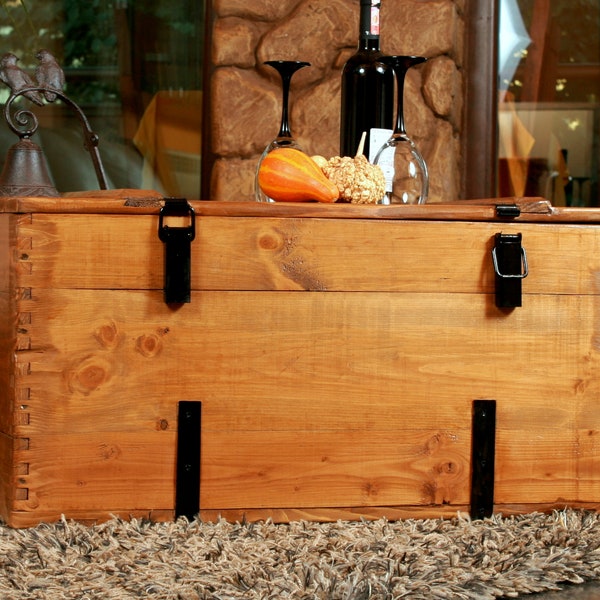 Wooden Rustic Coffe Table Chest • Unique Old Storage Chest End Table • Farmhouse Furniture