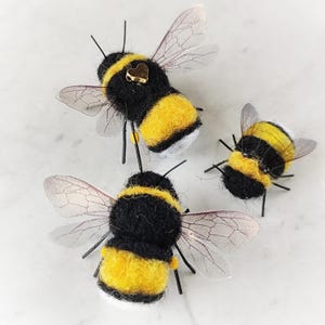 Needle Felted Bumble Bee Photo Prop, Wedding Bouquet Accessory, Wool Fibre Art (Large/Small)