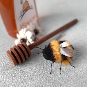 Bumble bee , needle felted bee, felt bee, felted bumble bee, bees, gifts for gardener, image 10