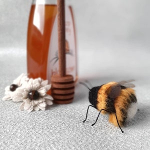 Bumble bee , needle felted bee, felt bee, felted bumble bee, bees, gifts for gardener, image 4