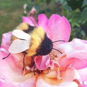 Bumble bee , needle felted bee, felt bee, felted bumble bee, bees, gifts for gardener, image 9