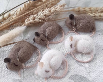 Ratón durmiente de fieltro de aguja: animal de lana en miniatura