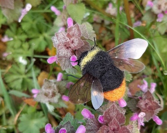 Needle felted bee,red tailed bee, bumble bee, gift for gardener,  photo props, flower arranging accessories,  florist, felt bees,