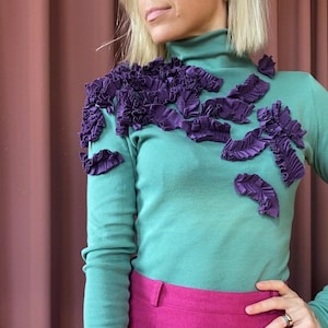 Green purple turtleneck | artsy ruffle turtleneck | 70s top | cotton turtleneck | S size top | comfy top | winter top | colorful turtleneck