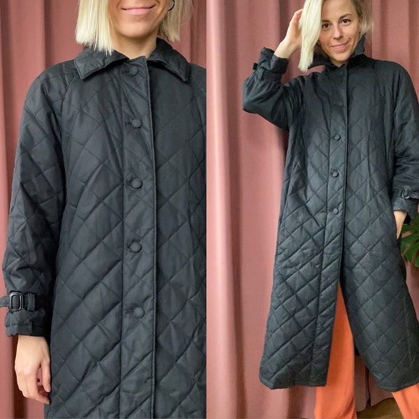 Long black quilted vintage coat | A line coat | 80s coat | raglan coat | lined up coat | cool puff coat | autumn coat | winter coat |