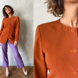 Orangefarbener 80er-Jahre-Vintage-Blazer | lange Jacke | trendiger Blazer | Mod-Blazer | seidiger Blazer | femininer Blazer | minimalistischer Blazer |