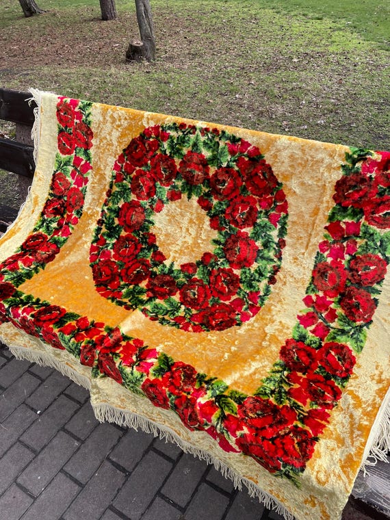 Vintage Yellow Velvet Floral Bedspread Luxury Rose Design