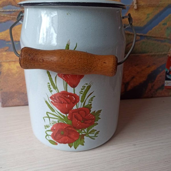 Milk Can, Vintage Enamel, Soviet Vintage Milk Can Milk Pail, Red poppy flower Enamelware, Wooden Handle  White milk, Enamel milk can