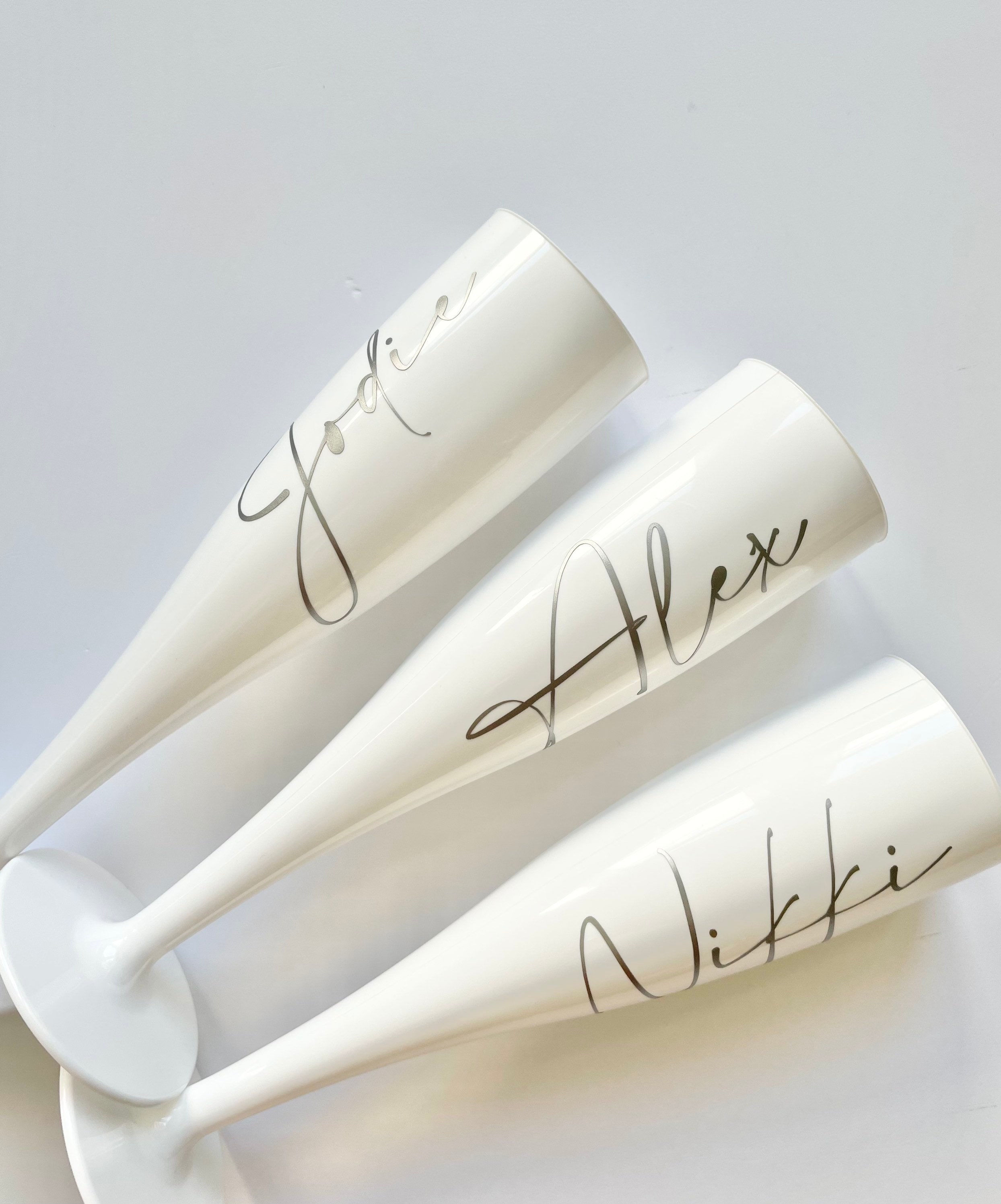 Flautas blancas de champán de plástico personalizadas para | Etsy