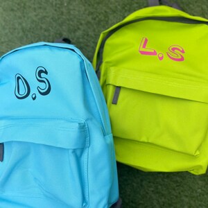 Sac à dos personnalisé pour enfants, sacs à dos initiaux pour la rentrée scolaire, sacs à dos colorés pour enfants pour les clubs sportifs et l’école
