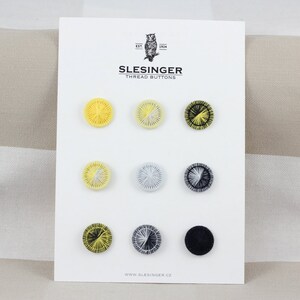 Designer voorbeeldkaart nr. 13 - SLESINGER'S VINTAGE BUTTONS Victoria 26" (15,5mm) - Lees beschrijving***