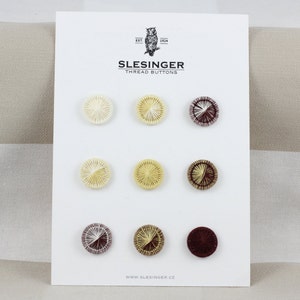 Designer voorbeeldkaart nr. 05 - SLESINGER'S VINTAGE BUTTONS Victoria 26" (15,5mm) - Lees beschrijving***