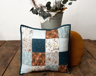 Het naaipatroon van het Homebody-patchworkkussen: quiltproject voor beginners (pdf-patroon)