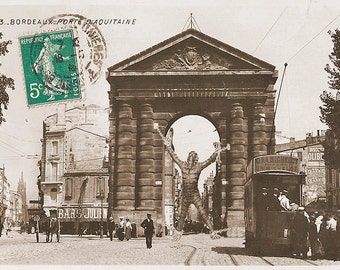 Postcard of an exposed triton victory square