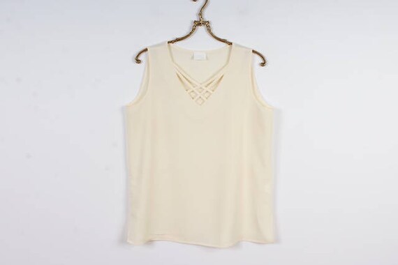 pale yellow top