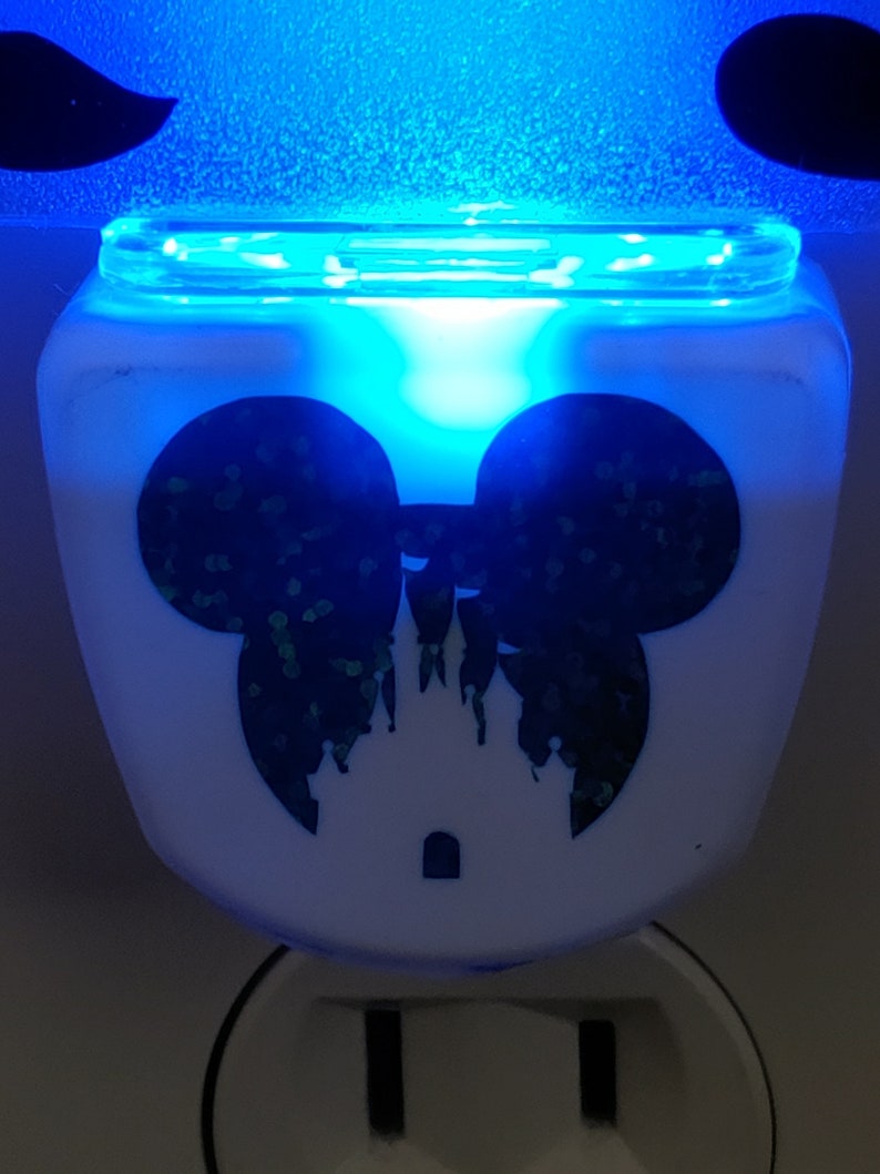 Small plug-in night light Mickey & Minnie Mouse influenced image 3