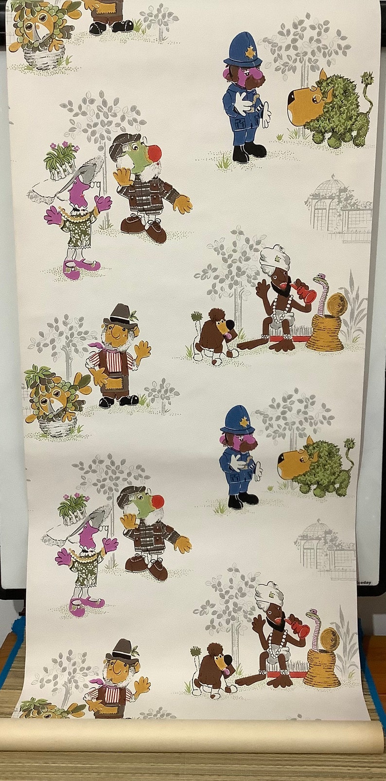 The Herbs Parsley the Lion Very Rare Vintage Wallpaper by the Etsy