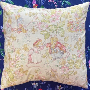Brambly Hedge Very Rare Vintage Fabric Cushion Cover Matches Royal Doulton