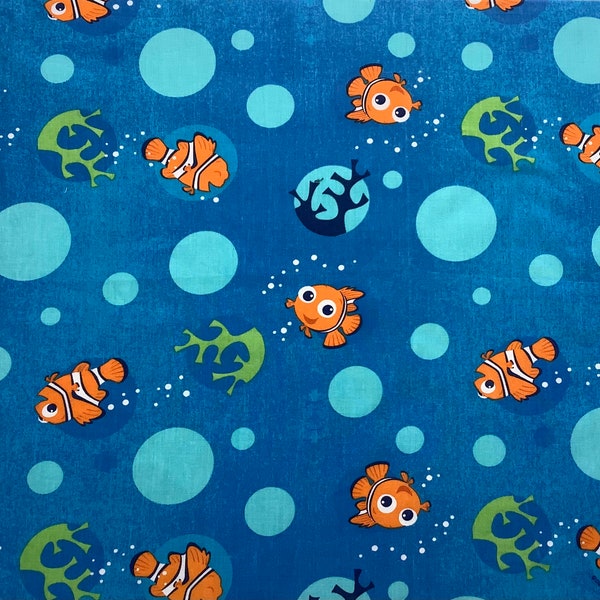 Buscando a Nemo y Dory Disney Fabric FQ Remanente