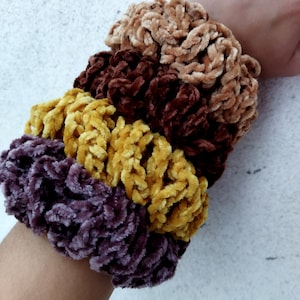 Samt häkeln Scrunchie | Handarbeit | Haarschmuck | Gastgeschenk | Personalisierbar | Großes Geschenk
