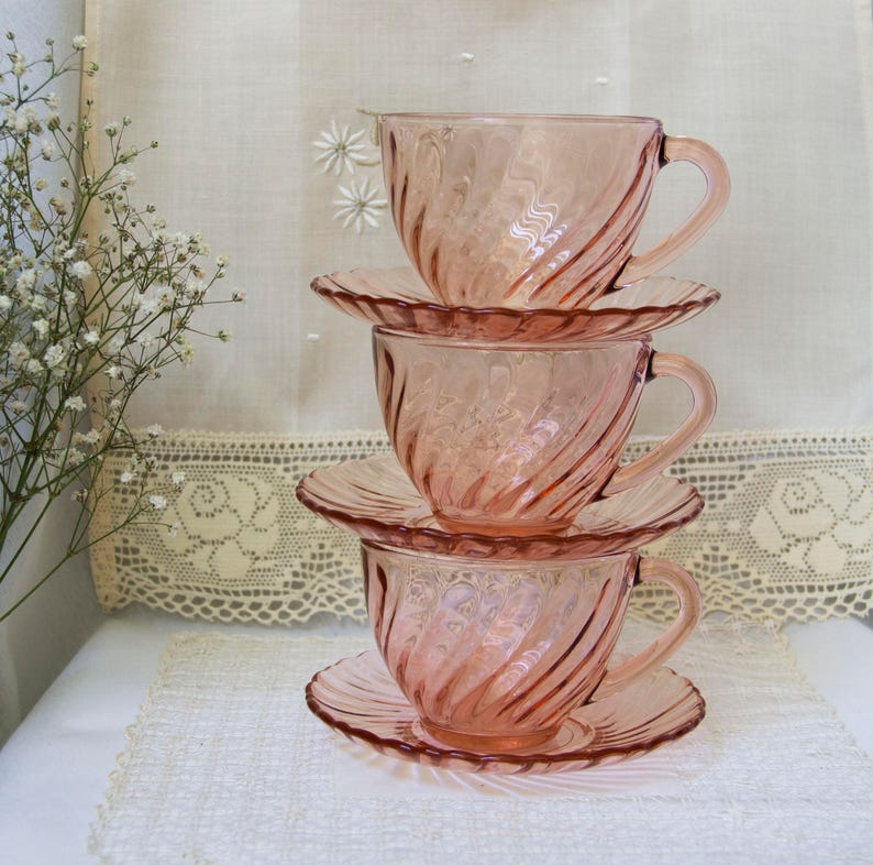 Vintage 1980 Set of Three Coffee Cups /& Saucers Pink Swirl Arcoroc Rosaline French Glass