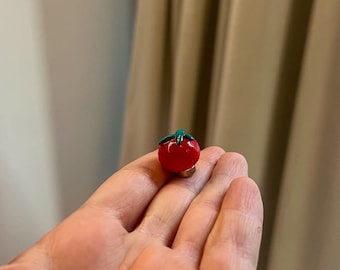 Aimant tomate rouge, sculpture alimentaire miniature, décoration de cuisine, aimant de réfrigérateur unique fait main
