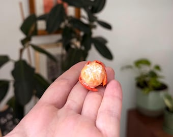 Ímã de Clementina Artesanal em Argila - Miniatura de Laranja Descascada para Decoração de Geladeira
