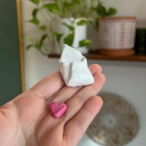 Imán de sobre blanco hecho a mano con corazón: decoración para el frigorífico con letras de amor, bonita idea de regalo