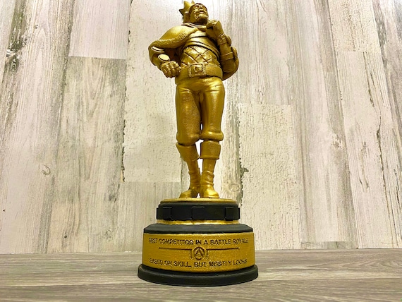 Mirage Heirloom Trophy Statue Battle Royale 3d Printed Prop Etsy 日本 Mirage Heirloom Trophy Statue Battle Royale 3d Printed Prop Etsy 日本