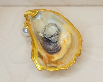 Oyster Shell Ring Dish || 3.5" Gilded Gold Oyster Dish || Beach/Boho Ring Holder || Jewelry Display || Oyster Spoon Rest || JD298
