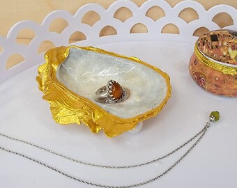 Oyster Shell Ring Dish || 4" Gilded Gold Oyster Dish || Beach/Boho Ring Holder || Jewelry Display || Oyster Spoon Rest || JD344