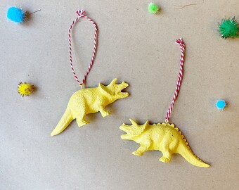 Puzzle Triceratops Bauble in Pastel Yellow, Two in One Dinosaur Tree Decoration, Snap Together Baby Yellow Ornament for Christmas Trees