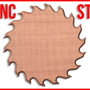 以下が含まれることがあります： 詳細で複雑なデザインが施された茶色の木製の鋸刃。刃は円形で、縁に鋭い歯が並んでいます。CNC STL.