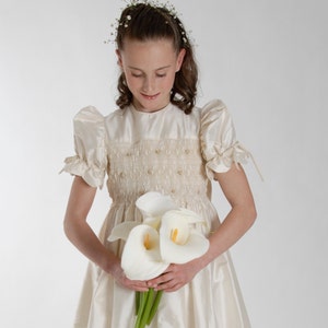 Smocking embroidery First Communion dress image 1