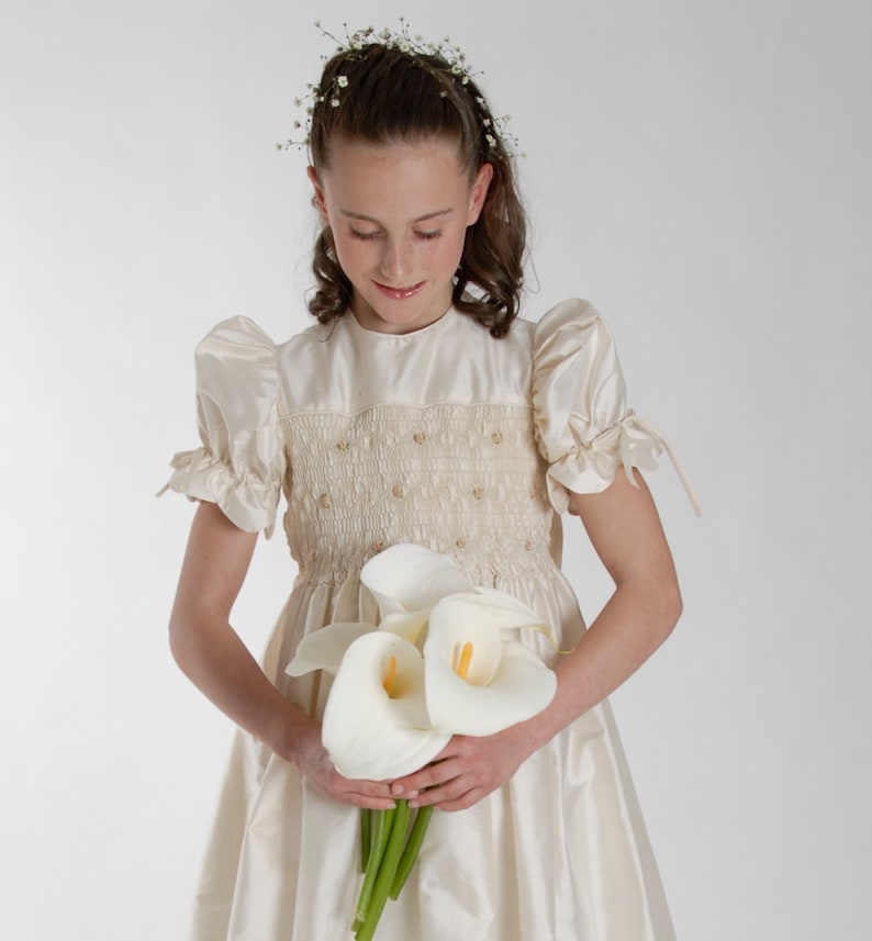 Smocking embroidery First Communion dress image 1