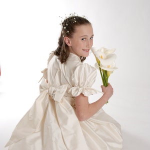 Smocking embroidery First Communion dress image 3