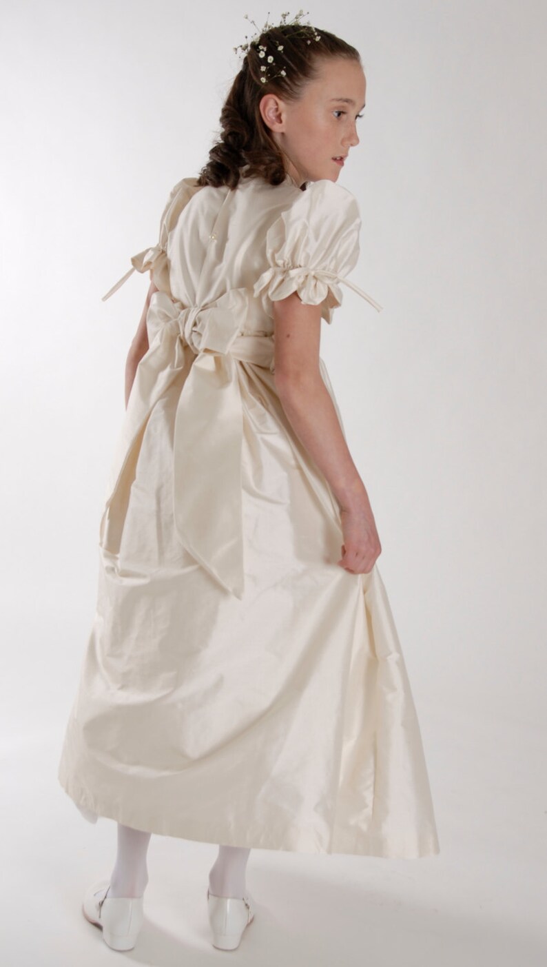 Smocking embroidery First Communion dress image 2