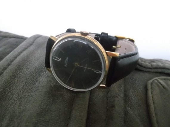 Wostok Soviet Vintage Men's Wrist Watch 1970's - image 2