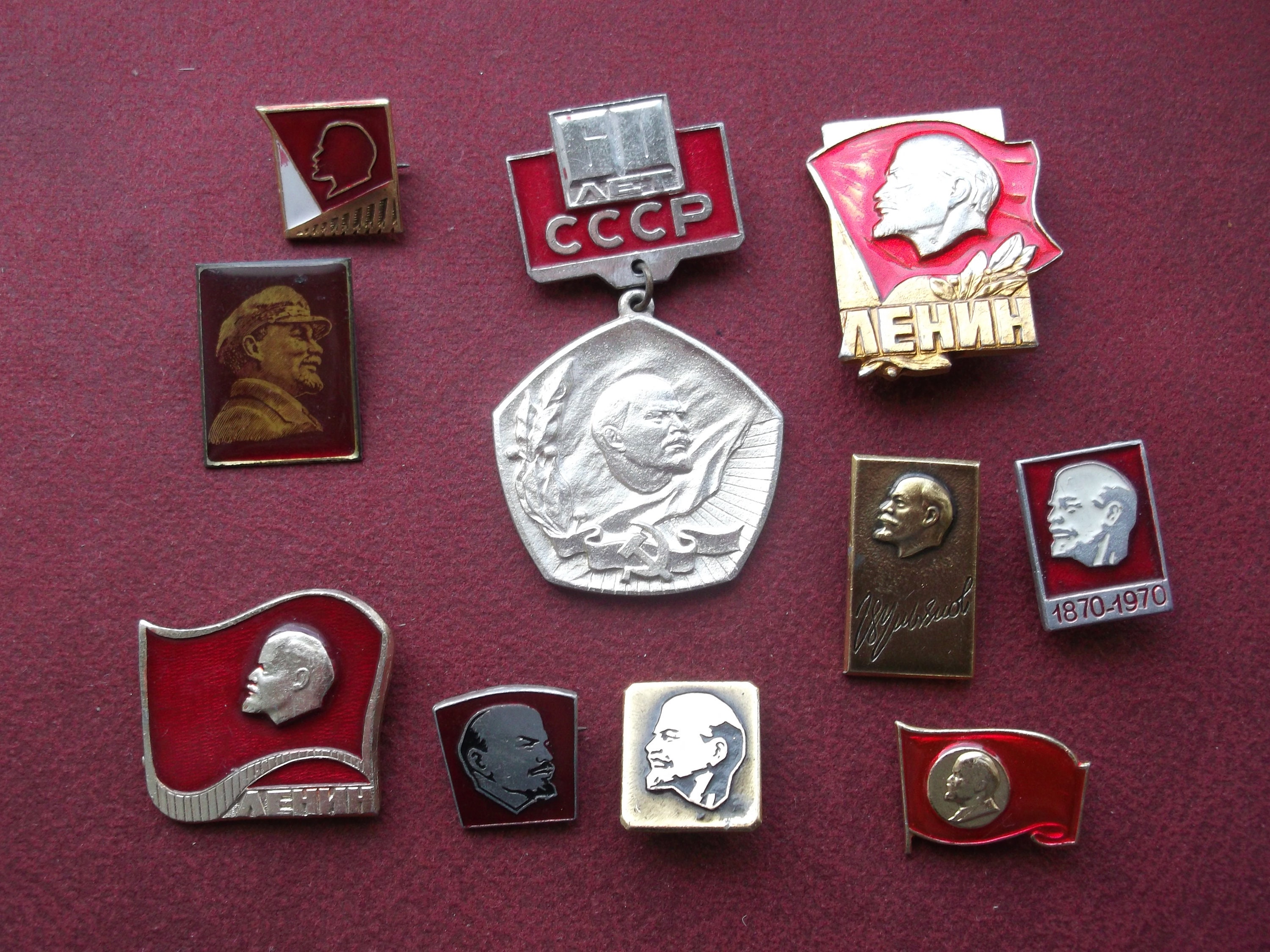 Large (39 pieces) collection of Russian Communist CCCP pins and badges and  medals - Catawiki