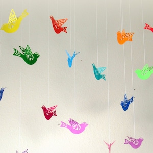 16er Set Regenbogen Papierflieger / Hängevögel / Deko für Kinderzimmer / Klassenzimmer / Geburtstagsparty
