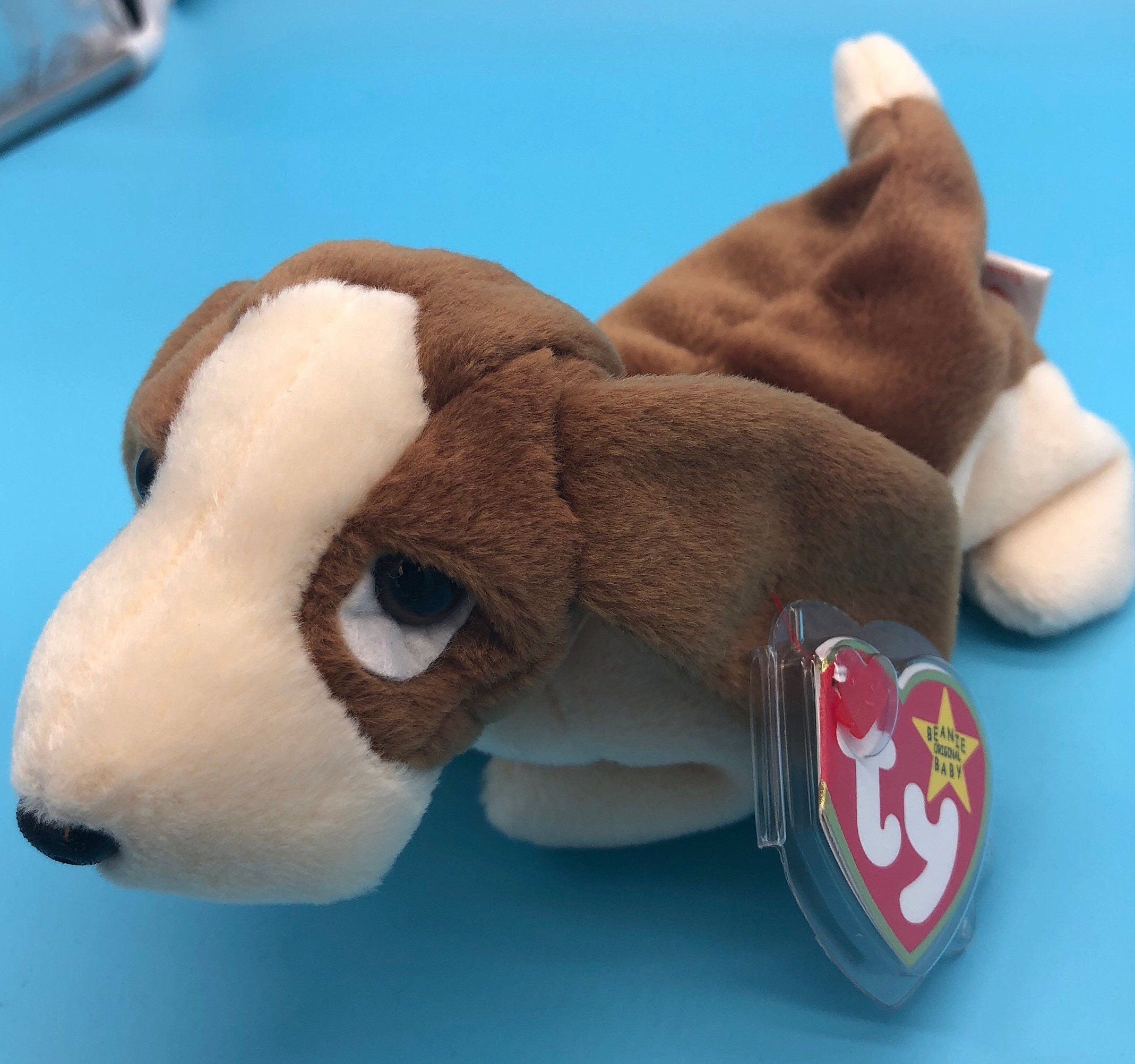 Details about   Tracker Basset Hound Dog 5th Gen 1998 Retired Ty Beanie Baby Collectible Gifts 