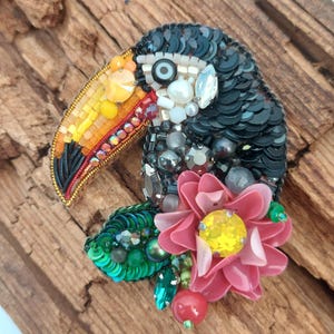 Handmade Toucan Brooch,Trpical Bird Pin,Crystal Bird Badge,Toucan Jewelry,Toucan Bird Jewellry,gift for mom