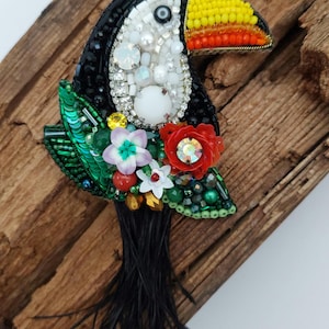 Handmade Toucan Brooch,Trpical Bird Pin,Crystal Bird Badge,Toucan Jewelry,Toucan Bird Jewellry,gift for mom